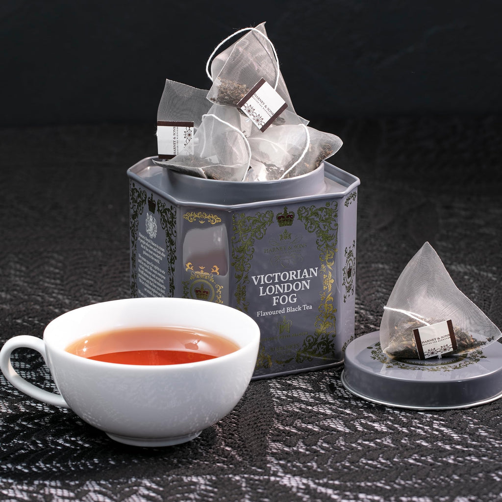 Harney & Sons Tower of London Black Tea with Stone Fruit, Bergamot and Honey Flavors | 30 sachets, Historic Royal Palaces Collection (Tin Design May Vary)